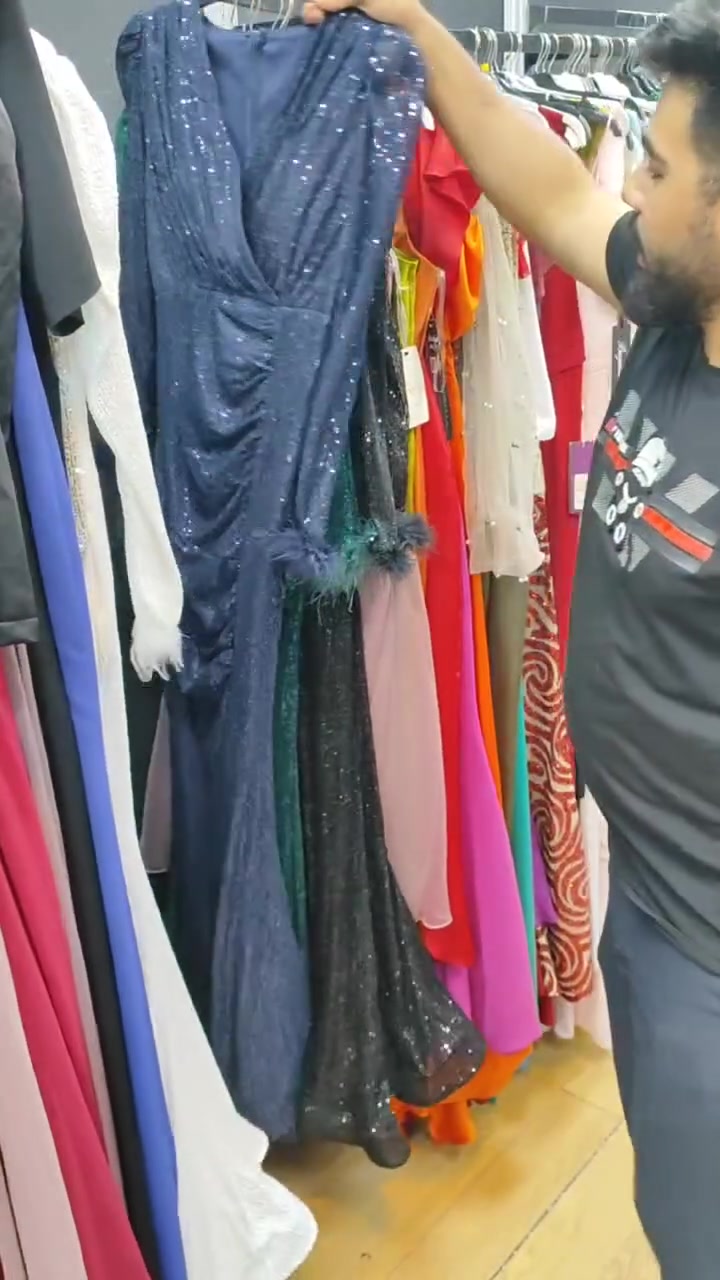 ✨️شروة فساتين سهره  200 سيريات مكسرة 
✨️السعر مناسب علوتس اب 👇👇
+905377654036


**إذا كنت صاحب هذا الإعلان وتريد حذفه لأي سبب، رجاءا أرسل رسالة إلى الدعم الفني**