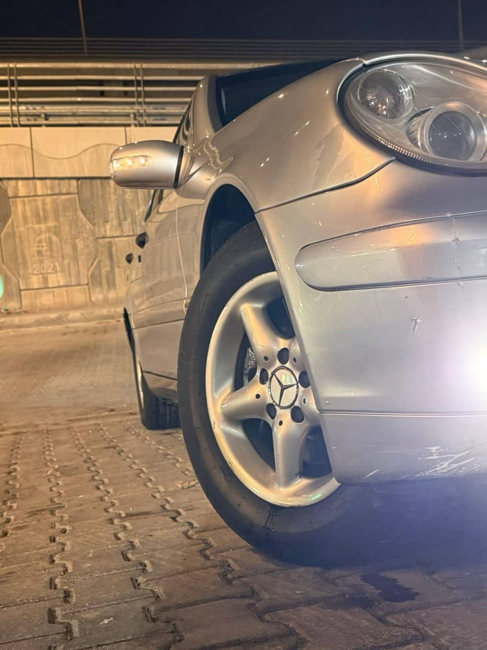 مارسدس c180سياره مكفوله لا كص ولا صبغ تخم تاير كير مكينه شرط فول ما عده الفتحه كشنات جلت تدفاء تبريدشاشه ما عايزه اي شي السعر 55وبيه مجال ***********
