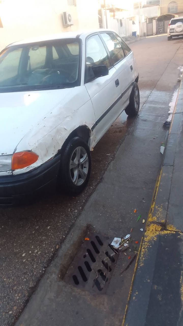 السلام عليكم أبول أسترا مديل 93  كير ومكينة خير من الله مكينة 1600 السيارة طرف ثالث السعر  17 وبيھة مجال ***********
