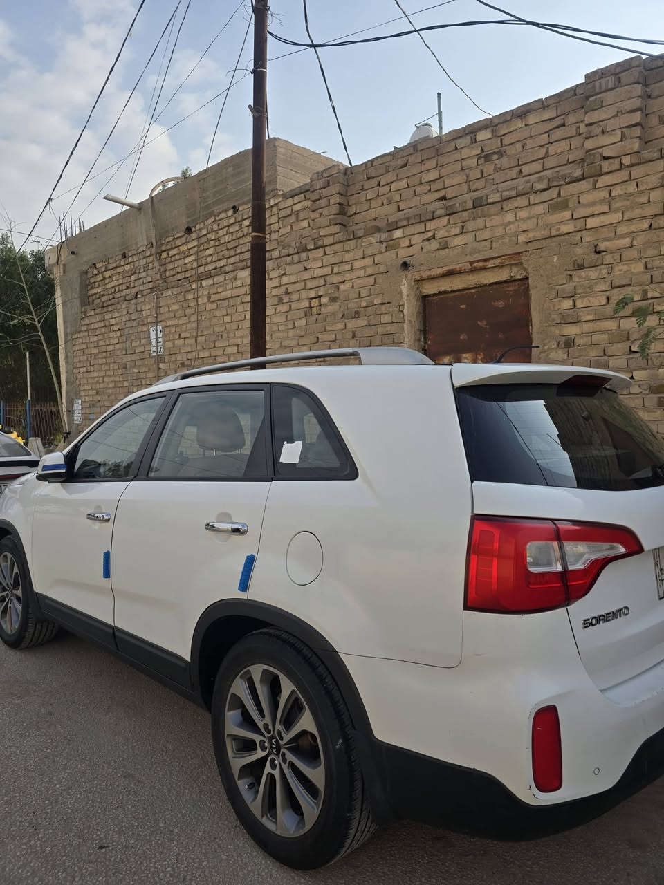 سورنتو مديل 2014 خليجي مكينة 6 3500     7 راكب 3 قطع تبريد اشاير بالمري بنوراما وبيها بعد مواصفات 
السيارة بيها قطعتين بنيد مبدل شرط بدون دواخل وبنوراما مبدله الباقي كله مكفول من الفتح والصبغ رقم السيارة نجف باسمي شرط مداور ثاني يوم  ب165 وبيها مجال للشراي
***********
