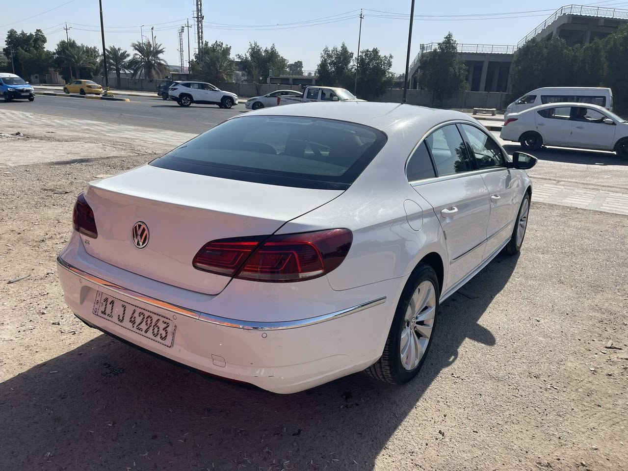 السلام عليكم فكس واكن باسات 2012 وارد خليجي فول مواصفات للخير  1/1 كفاله من ضربه ولصبغ مكينه 2000 كير ومكينه جدد لاصرف ولا بخار صدر تايرات  تبريد كله جديد السياره جاهزه وعلى وضع الشركه مكانها بغداد السعر 90 وبيها مجال ***********
