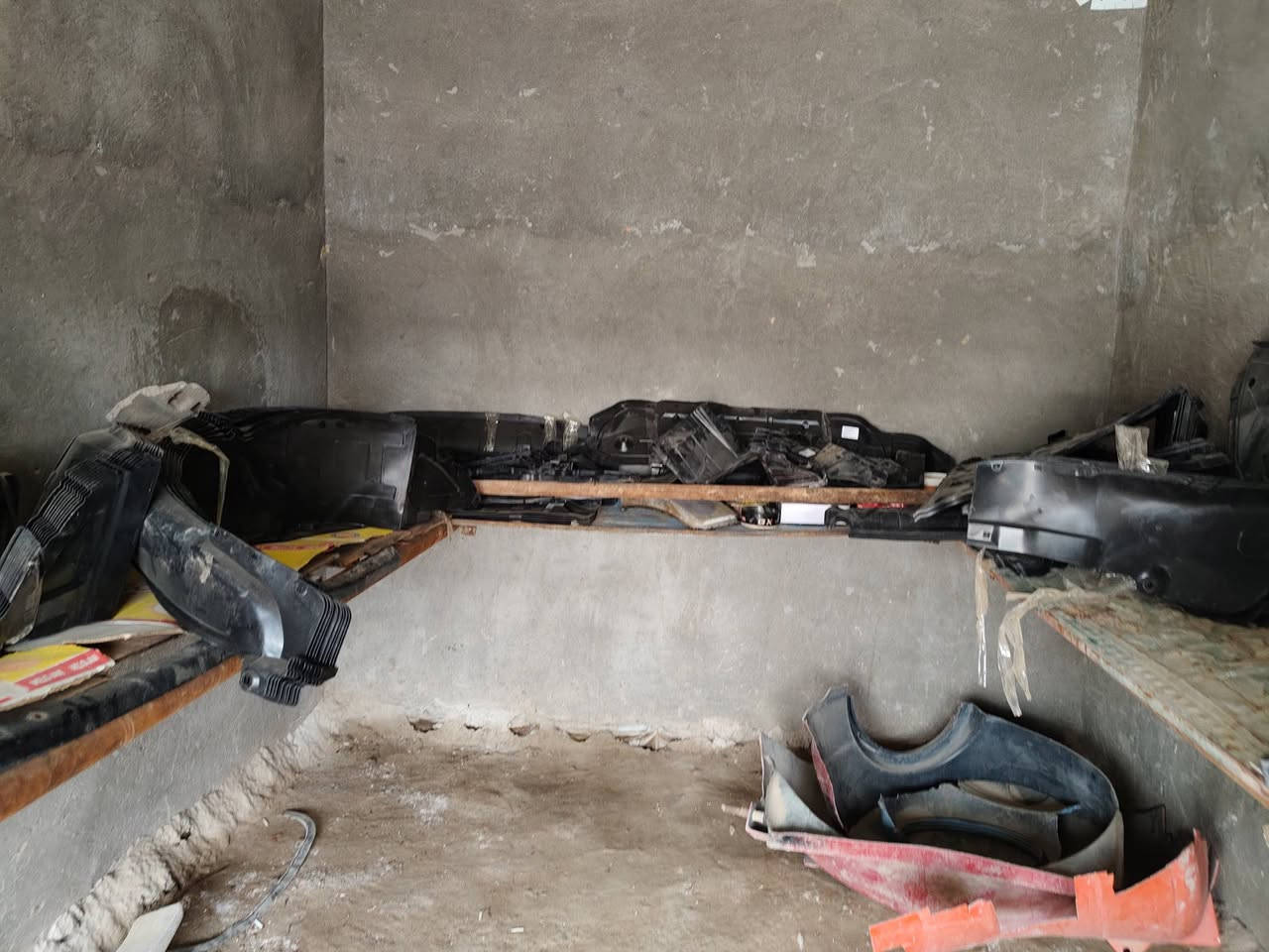 يالله السلام عليكم يوجد الدينه طفرفاز الكافت السياراة الكوري
ودروعه امامي 
*********** وتساب
ابوبارق
