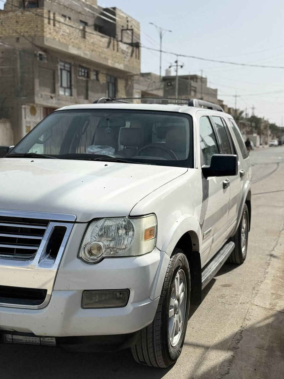 السلام عليكم
فورد اكسبلور 2010 خليجي كلين تايتل محرك 4000 
7راكب  6 سلندر كشنات جلد فتحة سقف رقم بغداد 
سيارة خير من الله مال بيت والسيارة جاهزه من كلشي واحلا من الصور السعر 138 ورقه وبيهه مجال بسيط 
للاستفسار اكثر رقم ***********
مكان السيارة واسط
