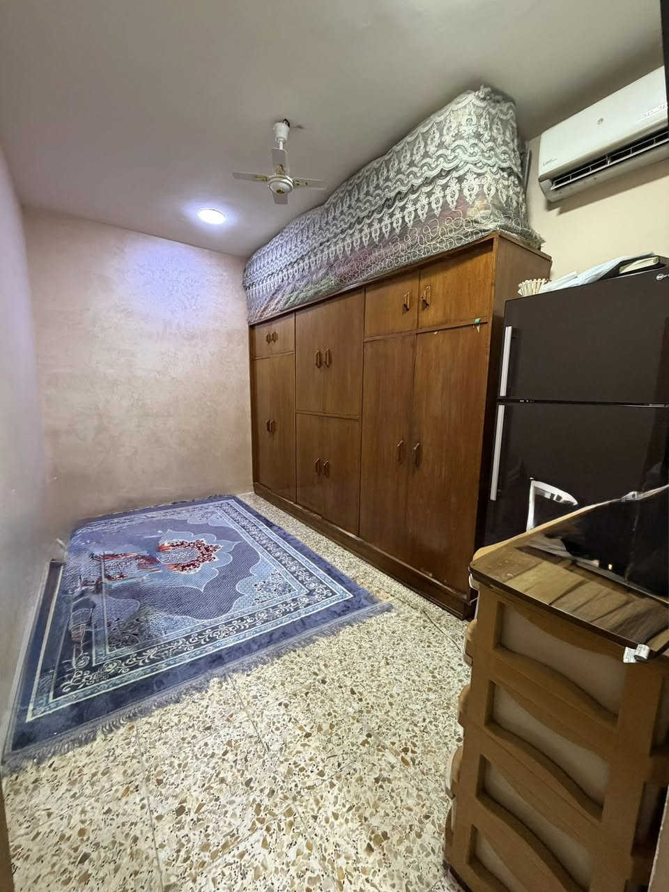 مشتمل 63م #للبيع واجهه 3 حديث  " بيت حلو و مرتب "
استقبال و3 غرف نوم و خدمات طابقين

#السعر 135 مليون وبي مجال / طابو ملك صرف
الشعب عدن مقابل مطعم حجي عادل وقرب شارع عدن

***********
