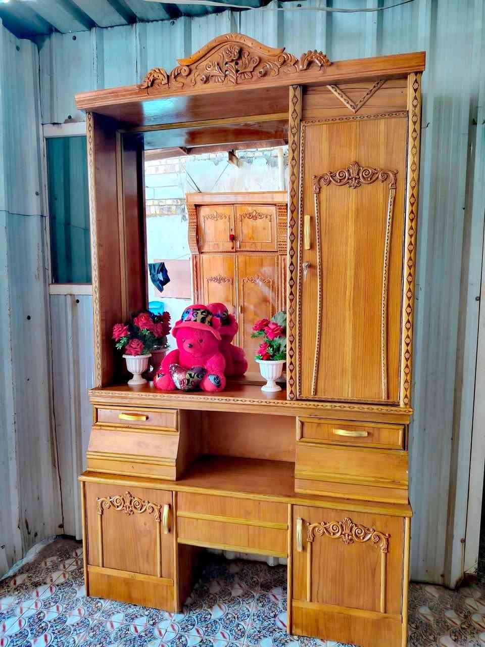 غرفة اخشاب صاج ام السته طابقين مستخدم نضيف موديل حديث للبيع الديوانيه اتصال ***********
