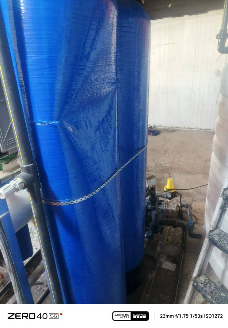 من المشاكل الشائعة التي يعاني منها اصحاب مشورع محطات المياة
كبس او انبعاح الفزل المديا (الكاربوني) 

يكمن الحل ب احدة الطرق 

زرع منضم ضغط (برشر) امام المضخة العمودية 

او زرع كاك ( قفل) امام المضخة العمودية مع قفل الكاك بنسبة ٣٠٪ يسمح بتاخر الماء داخل الفزل و ينضم سحب المضخة 

او وجود فلاش باك من الانتاج الى السحب امام المضخة العمودية 

جانب من صيانة كادر فني في منطقة حي الجهاد بغداد

للتواصل 

*********** يوجد واتساب
