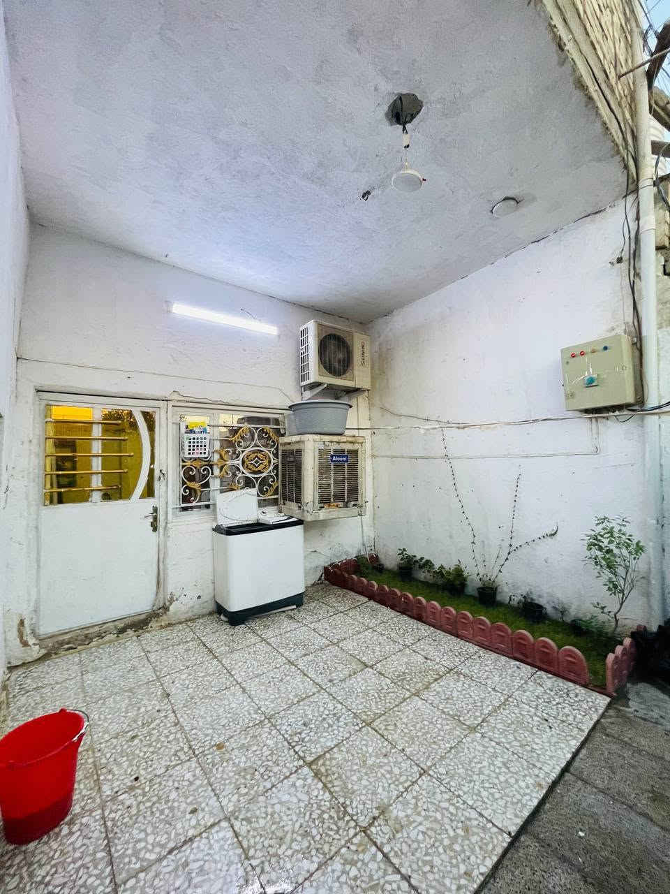 السلام عليكم بيت للبيع الكماليه مدخل التشابيه حي النابغه
البيت ركن المساحه80متر مربع طابقين الواجه8النزال10
التفاصيل غرفتين صاله واستقبال وترك كامل خدمات المنطقه الاستفسار ***********
