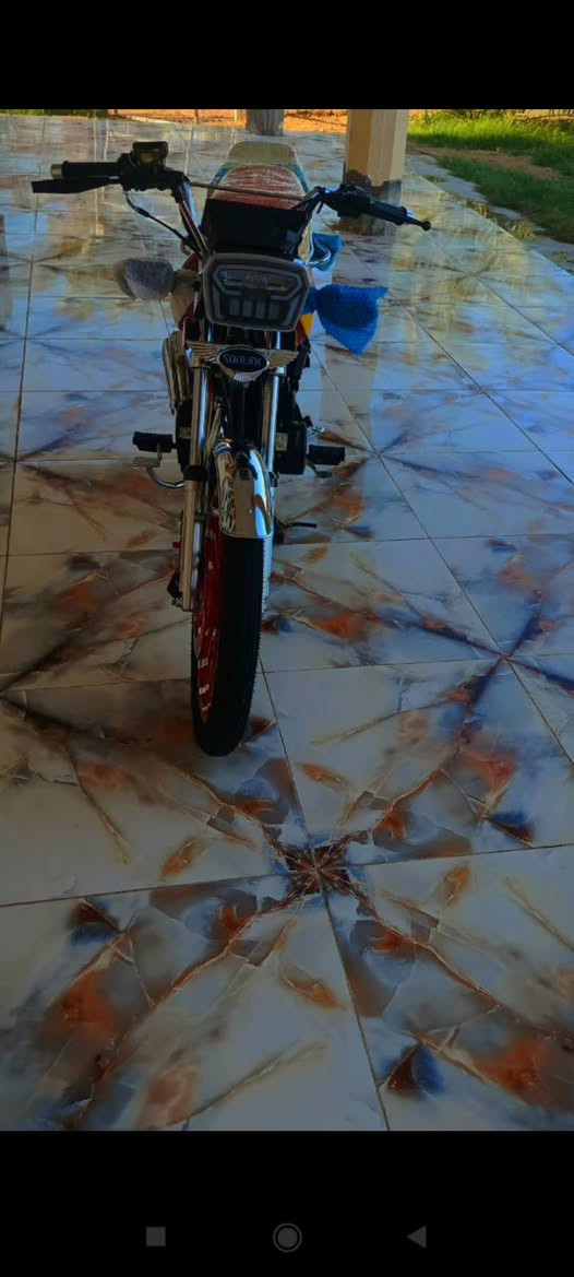 السلام عليكم دراجة سيفان موديل 2025دراجة نضيفه وخير من الله ما نقصه اي شي  مكاني ديالى الخالص ناحيةالسلام  راسلني خاص او رقم ***********
