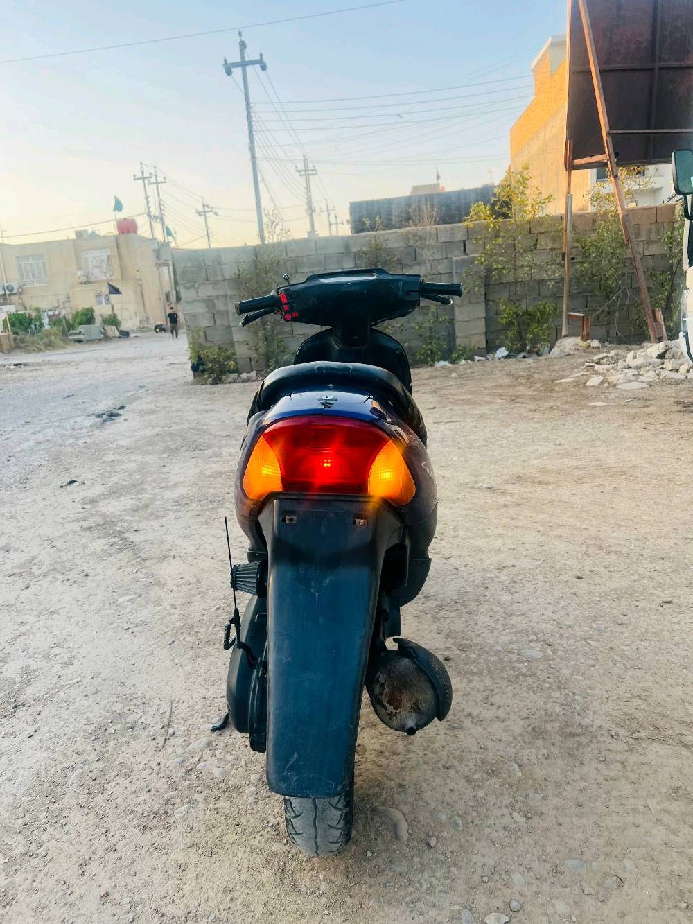 دراجه سازوكي اوراق مشروگه مره ويم مصلح مضبوط تشغيل نگره سلف دراجه سريعه و خير من الله  تجي تصعد و تشوف و كلشي شغال و بيه لايتات نهار و رماش و فدرالي و هورنات ثنين سيدان ما عدى العينه و الايت الامامي انا لاغي و مغلفه