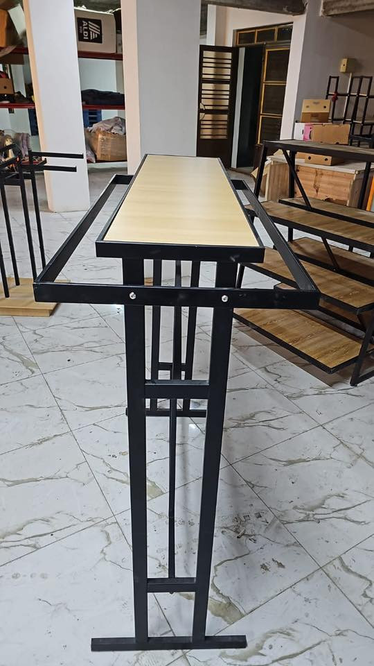 اكو ستاندات ملابس للبيع للتواصل وات ساب ***********
