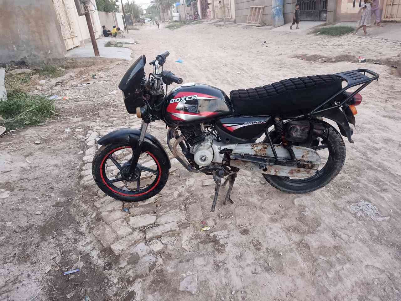 سلام عليكم درجة للبيع بوكسر موديل ٢١بدون اوراق سعر ٦٥٠مكاني رحمه محرك لا تبخير ولاصوت شغاله سلف هندر دراجه كلهه شغاله ***********
