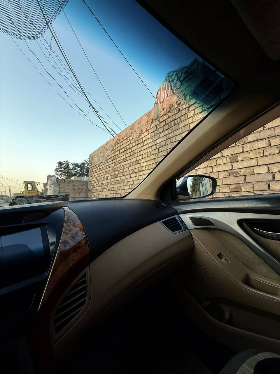 النترا 
2014 فوول مواصفات
عدا البصمه
محرك 1800 
السياره بيها بوارد
وباب السايق مبدل 
حادثه بلجنطه وبيها تعمير ب الحوض 
السياره محركها مفتوح وكيرها جديد 
السياره ب 108 وبيها مجال قليل حك الجيه 
السياره مكانها بابل
***********
