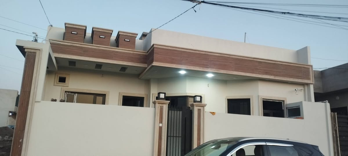 السلام عليكم دار اللبيع التعليم جمعية غرفة تجارة مساحه 140مربع الواجهه 12متر مربع12*12النزل عدد غرف النوم 2الاستقبال مع هول مع مطبخ مربع صحيات داخليه وخارجية يرهم معارض مع ارض  السعر 100مليون بي مجال الاتصال على الارقام التاليه واتساب ***********
*********** ملاحظه يحتاج فقط جبس بورد تسليم مفتاح
