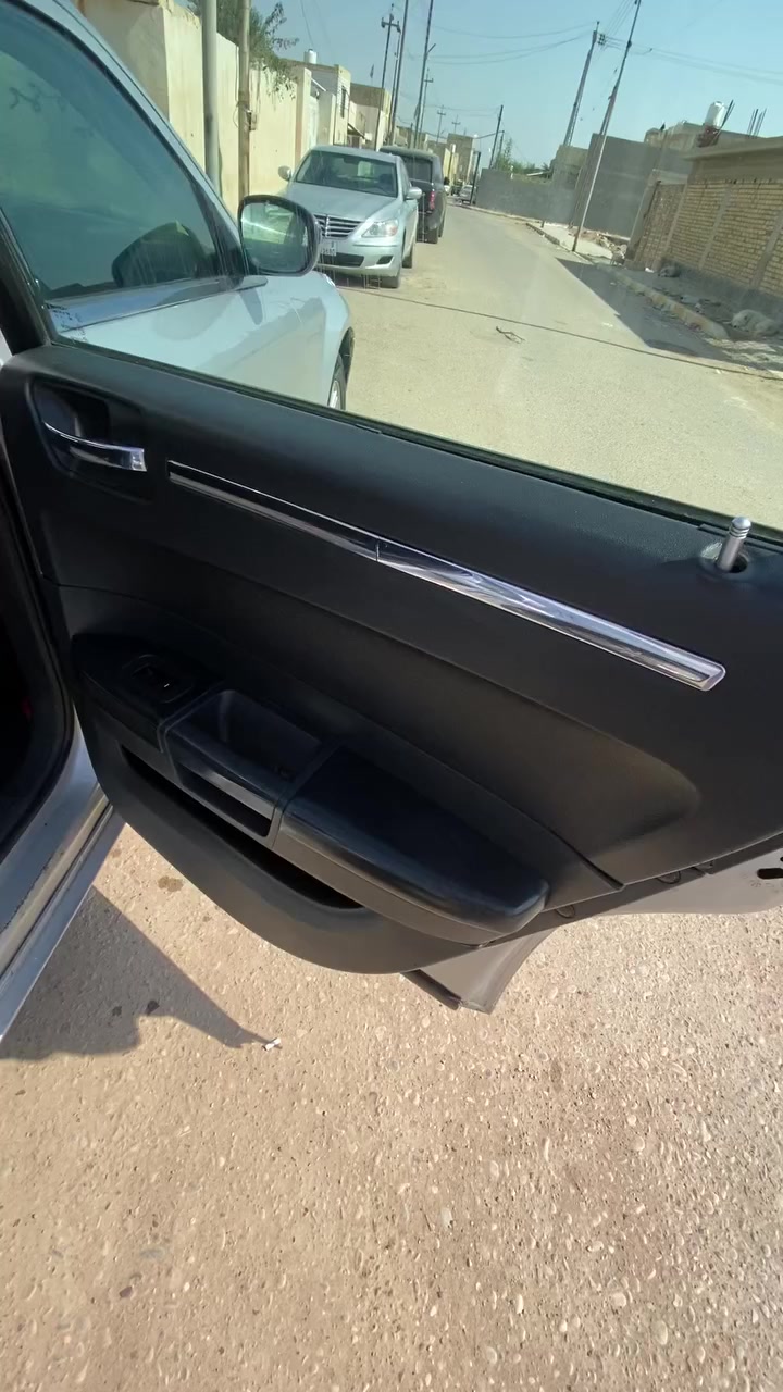 السلام عليكم ورحمة الله وبركاته اوباما مديل 2008البيع سيارة مكفوله من الحادث بيها هلالات وكصهالقمارة صبغ اثر جراد وتبديل باب سايق نفس ألون مكينه كير اكسن جاهزات حداديه 100/80رقم بصرة النكليزي سنويه لغايه 27مكان السياره العماره السعر 107وبيها مجال رقم الهاتف ***********
