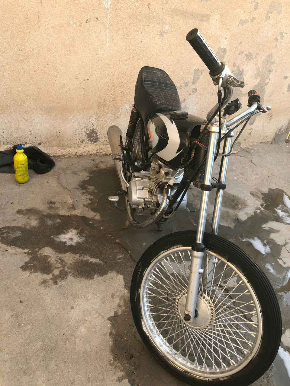 سلام عليكم دراجه إرشاء  دراجه اوراق اصوليه  راجه مكينه نضيفه  راجه جاهزه من كلشي سعر 600 وبيه مجال  المكان الناصريه رقم *********** بي وتساب
