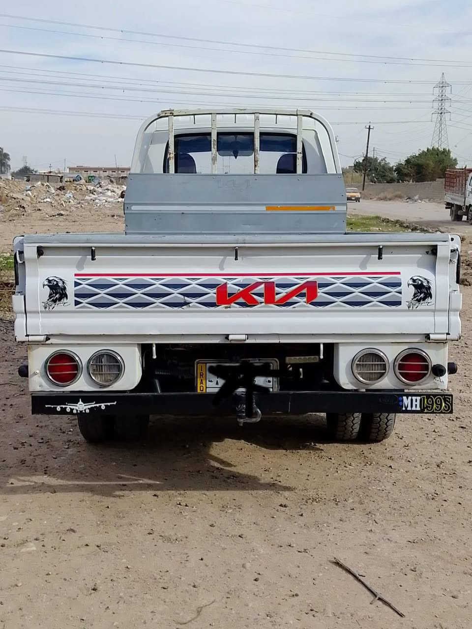 السلام عليكم كيه عموشه حمل للبيع موديل 2009 رقمها صلاح الدين مشروع وطني تحويل ثاني يوم تخم تاير اكسل كير محرك مابي صرف تبخير فقط كهربائياتها كلها شغاله سنويه نهايه 2027 مكان بغداد الشعله رقم الهاتف *********** السعر 90 وبيها مجال
