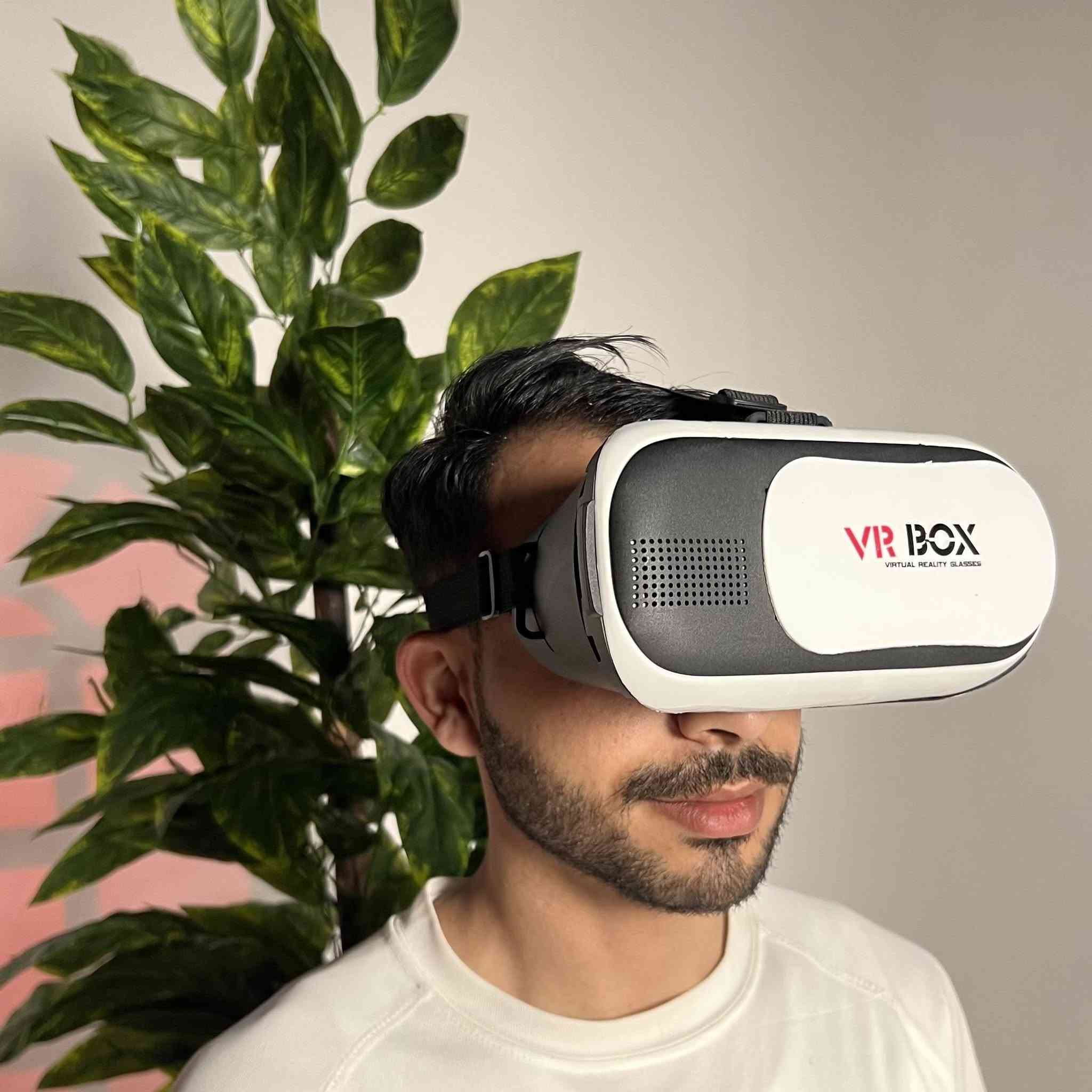 🥽✨ عيش أجواء الواقع الافتراضي من موبايلك بكل متعة!

نظارة VR BOX تشغل محتوى 3D وVR بطريقة مريحة وممتعة 🎮📱

تعديل للعدسات وبؤرة النظر لراحة أفضل 👀

تصميم مريح مع فتحة للسماعات أو USB 🔌

ادخل جو الألعاب والأفلام وكأنك داخل الحدث! 🚀


**إذا كنت صاحب هذا الإعلان وتريد حذفه لأي سبب، رجاءا أرسل رسالة إلى الدعم الفني**