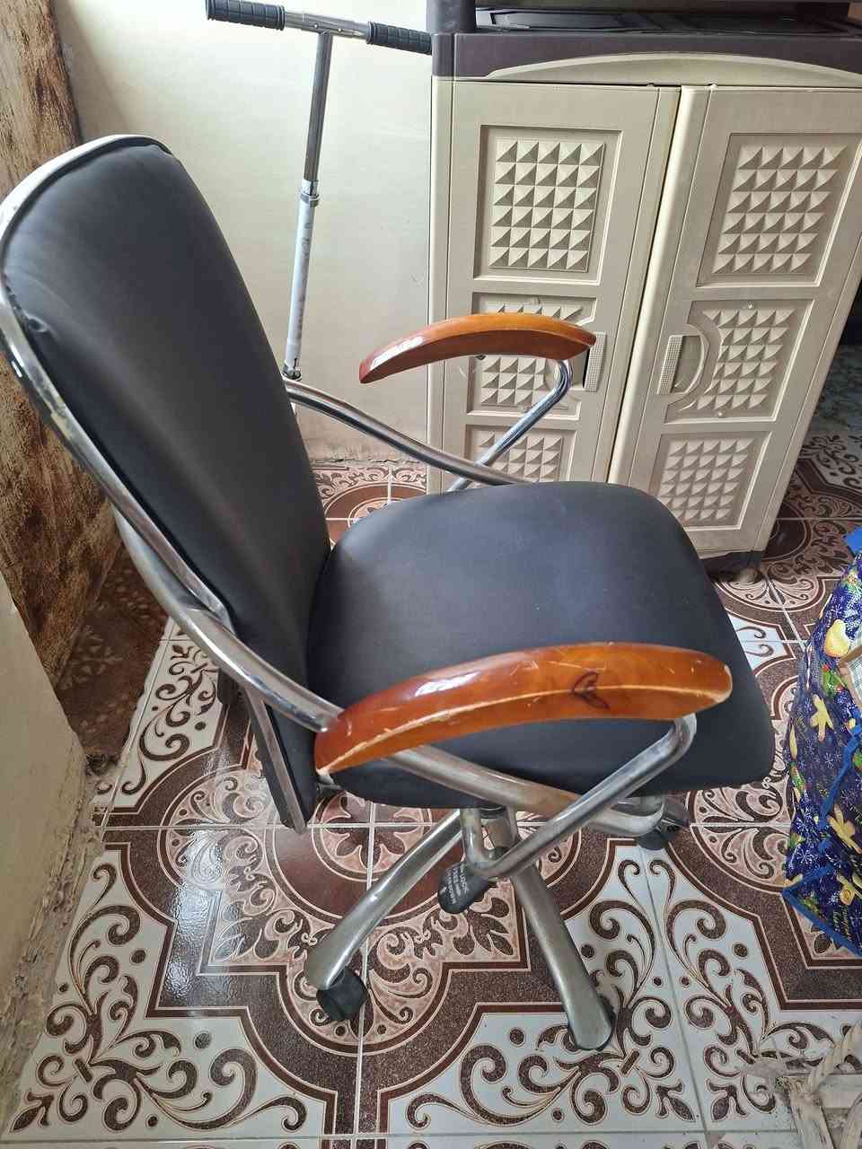 كرسي مكتبي دوار شغال ونظيف بأسعار معقولة بلاد, صلاح الدين


**إذا كنت صاحب هذا الإعلان وتريد حذفه لأي سبب، رجاءا أرسل رسالة إلى الدعم الفني**