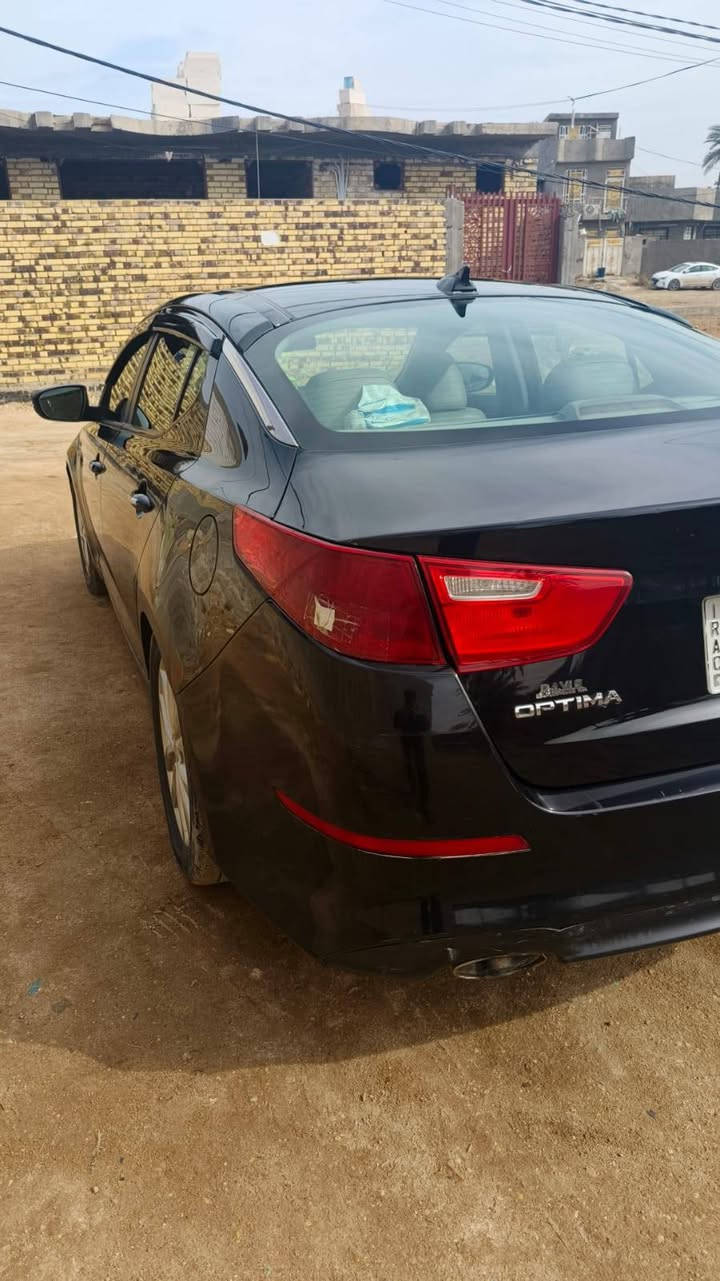 للبيع ،،،،،
كيا اوبتما 2015 أمريكي ،،،،، فول ،،،،، مواصفات ،،،، 
كير محرك حداديه  تخم تاير خير من الله مواصفاته معروفة السياره باسمي سنويه 27 مكان السياره طوريج السعر المطلوب 128وبيه مجال ،،،،السياره بيه قطعه تبديل وبيه طخه بالجنطه ،،،***********
