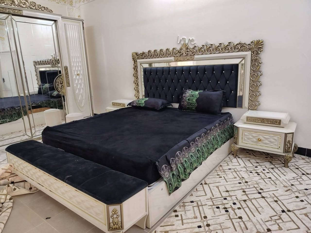 غرفة نوم ملكيه اناقه والجمال وينهم العرايس تعالو شوفو فخامة غرفه بسعر مناسب كلش للاستفسار أكثر راسل خاص


**إذا كنت صاحب هذا الإعلان وتريد حذفه لأي سبب، رجاءا أرسل رسالة إلى الدعم الفني**