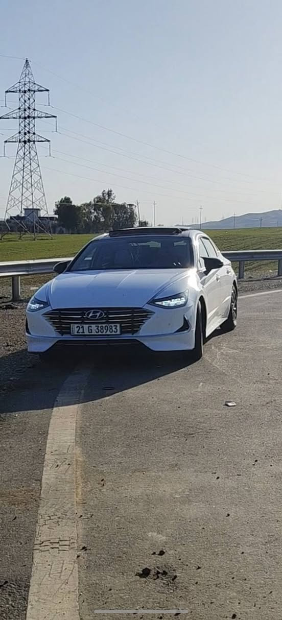 السلام عليكم
سوناتا  موديل 2022 خليجي 
محرك 2500
لسياره جديده بلخير عل ياخذهه 
مواصفات 

بصمه ابواب لمس
رادارات امامي وخلفي  + توقف تلقائي 
 
اشاير بلمري

شاشه الحجم الكبير انج + تحكم عام عله السياره

كشن السايق وضعيتين خزن ميموري 

حساسات اماميه وخلفيه

نقاط عمياء عند تغير المسار

حساسات با لابواب للتنبيه عند فتح الباب وسياره قادمه من الخلف

قياده ذاتيه 

شاشه رقميه للعدادات ولكيجات متغيره عند تغير نضام القياده 

اربع وضعيات القياده 

نضام المحافضه عله المسار 

شاحن واير ليس لاسلكي 

منافذ للشحن اماميه

تبريد منفصل للراكب ولسائق

دخول ذكي واناره ترحيب

قفل ذاتي عند الابتعاد

تشغيل عن بعد

اناره led امامة

بك لايت خلفي led

نضام Auto Hold
يعني بلازدحام تضغط لبريك ضغطه وحده وتشيل رجلك تبقه السياره لازمه بريك الحد ماتضغط عل بانزين يله تمشي

هند بريك بصمه كهرباء

بصمه تشغيل

سستم صوت

مثبت سرعه

تدفئة تبريد كراسي

كرسي السايق كهرباء
السعر ٢٢٠ 
مكاني النجف الأشرف

***********
