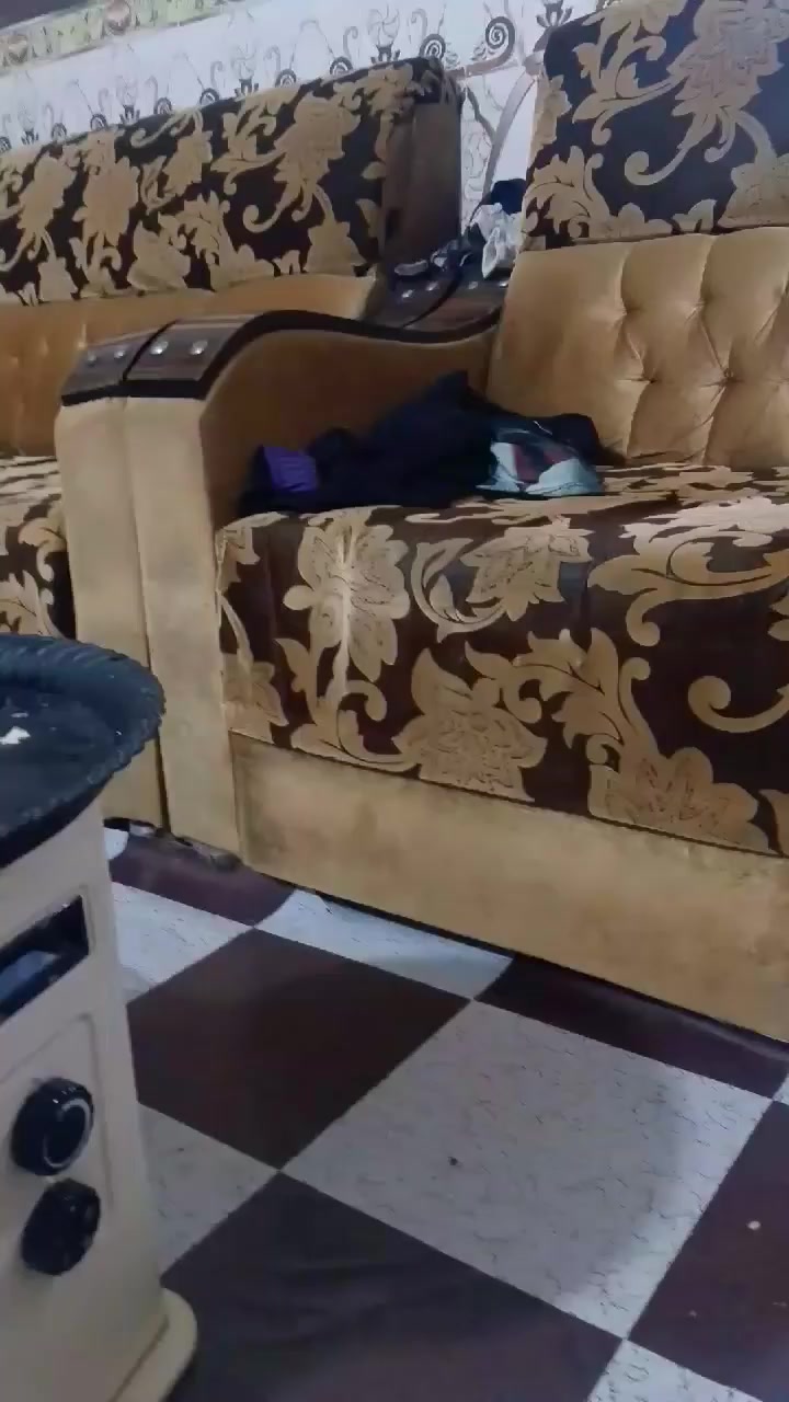 سعر ١٥٠ الف  ثنين كباروثنين زغاروحده جبيره بصره   خمسه ميل حي طارق ***********
