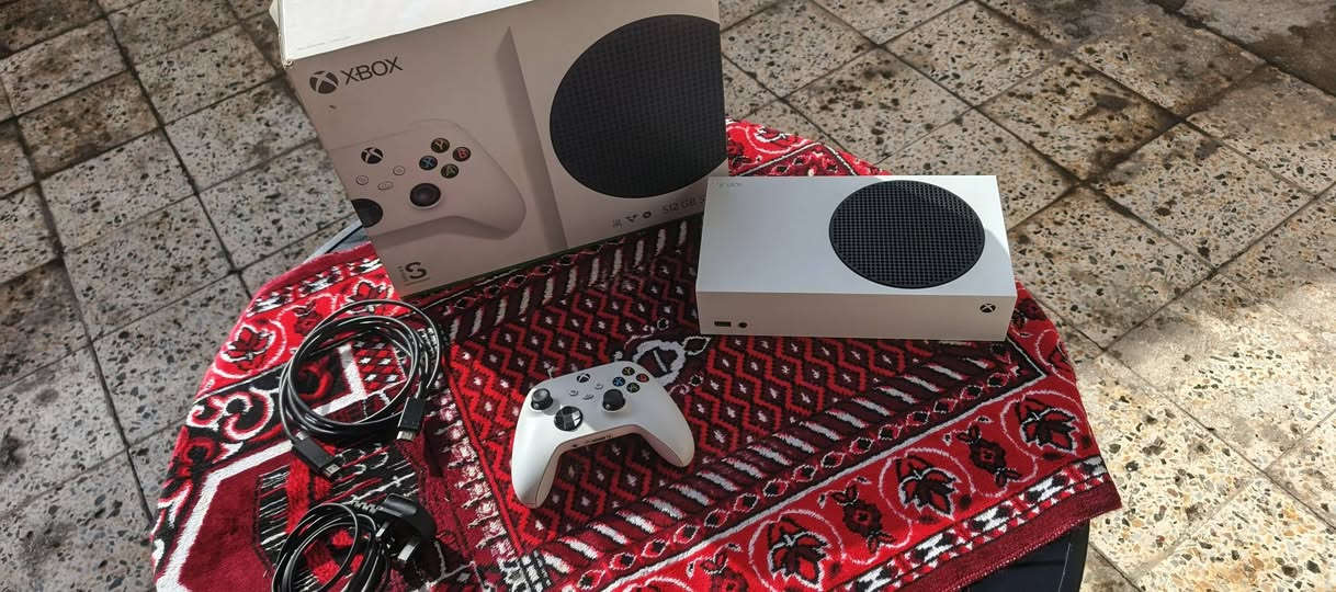 اكس بوكس سيريس اس 512GB مع ملحقاته كامله سريع وكامل ومابي اي خلل او نقص
السعر 300 الف بي مجال بسيط جدا
التنوان الكاظمية شارع اكد
للتواصل ***********
