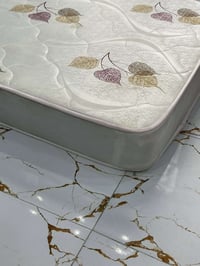 أغراض • سرير • تواصل خاص