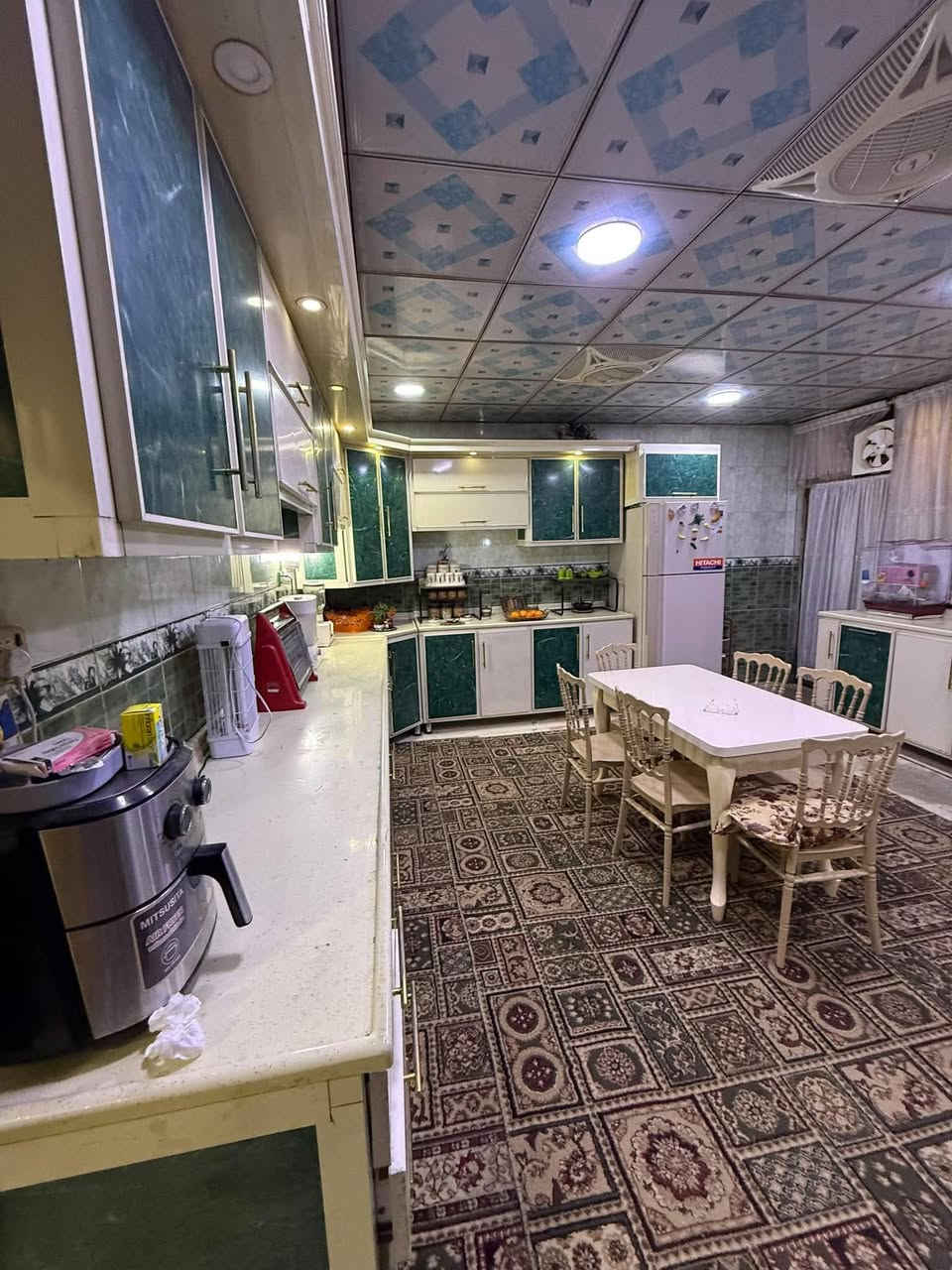 يقدم لكم مكتب العز للعقار 💙

بيت للبيع 🏠 مساحتة ٢٠٠متر واجهية ١٠ نزال ٢٠ في منطقة حي الجهاد محلة ٨٩٥ مربع جامع النور البيت طابقين 🏙️

🌿 الطابق الاول يحتوي على غرفتين نوم وحولي واستقبال ومطبخ ومجموعة الصحية 🛏️🛁

🌿 والطابق الثاني بناء حديث يحتوي على غرفة نوم واستقبال ومطبخ ومجموعة صحية اي بمعنى سويت ويرهم مشتمل منفصل ويحتوي على درج خارجي ويحتوي ع طرمة تسع سيارتين 🚗🚗 وتشجير داخلي وخارجي وقمرية 🌳🌕
ملاحظة البيت يحتوي ع كاونترات المنيوم تفصال عدد ٢ من ضمن البيت 🔨

للاستفسار عن السعر
*********** واتساب
