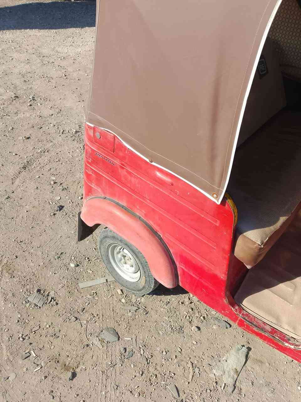 سلام عليكم. تكتك للبيع نقص وصل مال مصطفى مكان بغداد جسر ديالى القديم سعر 2700بيه مجال حك جيه. رقمي. *********** موديل 17
