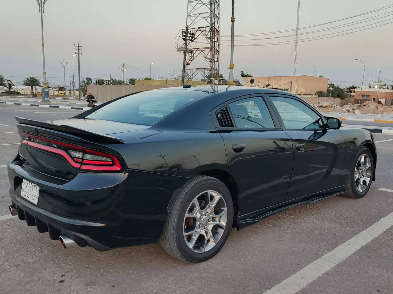 سلام عليكم سياره نوع ٠جارجر اس اكستين موديل 2015وارد امريكي حادثه بابين شخط فقط نص فول مواصفات شاشه كامره حساسات تحكم ستيرن جهتين خمسه ويل كب نص فول كفاله كير مكينه حداديه تخم تاير تبريد مكفوله من ضربه او تبدي عده الحادث العنوان كربلاء السعر158بيه مجال رقم الهاتف ***********تصال تحويل مباشر بسمي
