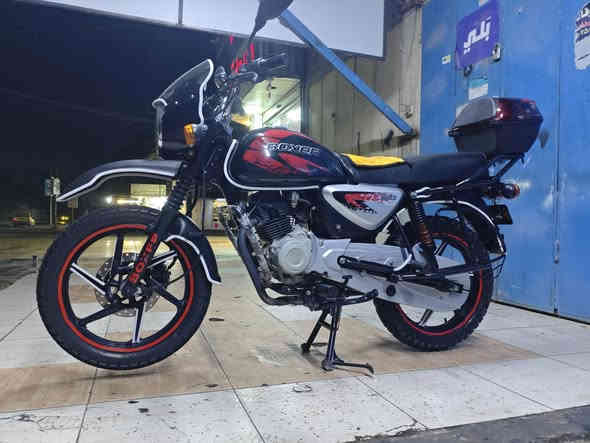 للبيع موديل 21 طالعة ب24 يعني قبل سنة اشتغلت 
سلام عليكم بوكسر للبيع النضافة 100/100 بعدها زيرو من البيت للمحل مال جناي  مامشتغله دلفري وبيها اضافات مصدات هواء وزوج لايت عالي وناصي شكل خوذه اصلي وبيها دبل اشاره مع اشاير اضافي 4 
اوراق اصولي
العنوان الشعلة 

*********** خابر وتدلل متواجد فيس واتساب
