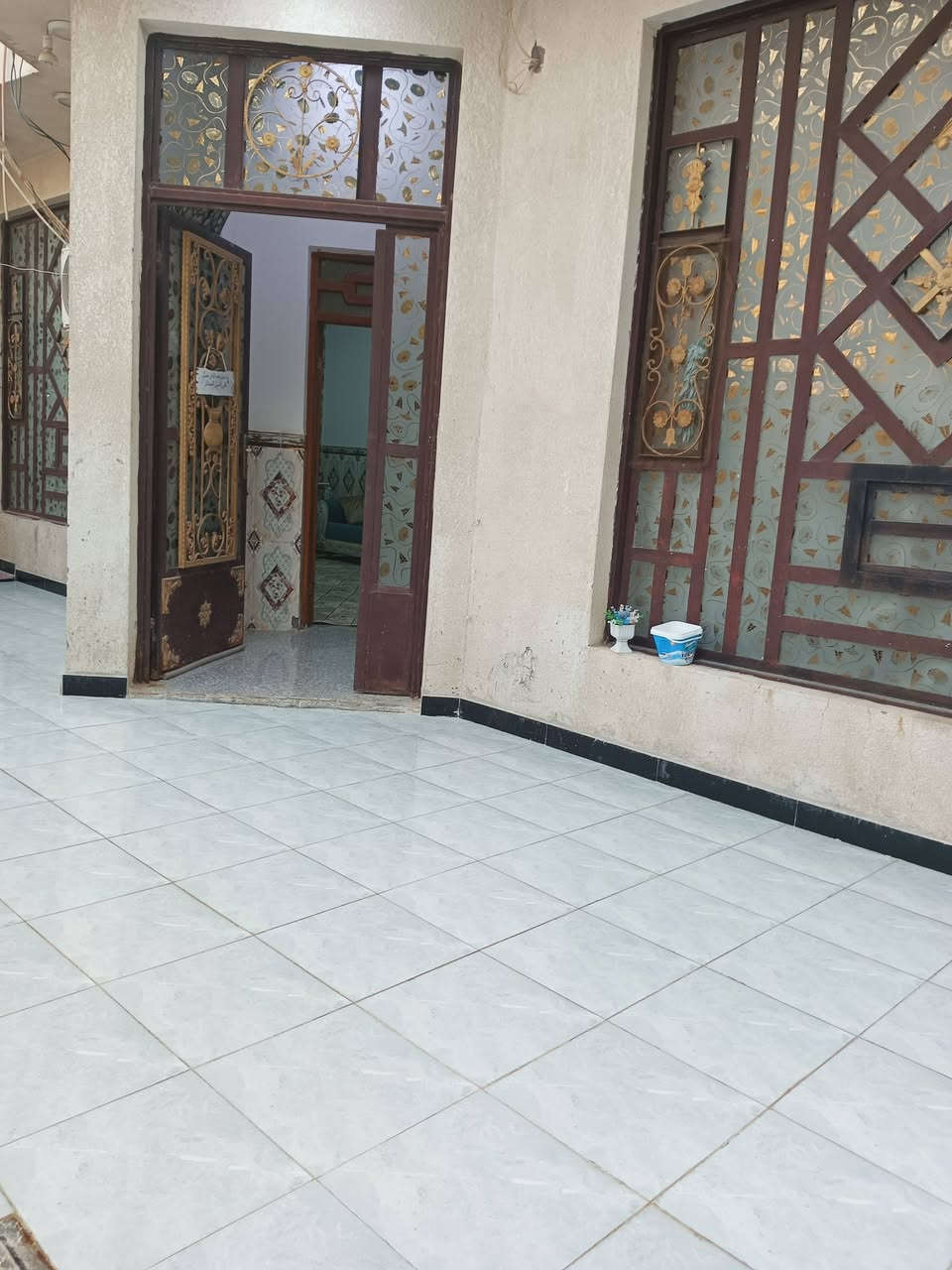 السلام عليكم دار 200م حي الاسرى الزراعي الشارع الاول خدمات كاملة ماء مجاري كهرباء  مولد شارع الاتصال ***********
