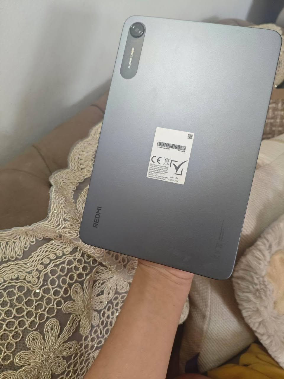 ريدمي باد 2 128 كيكا رام 4 بطاريه 7200 120 hz يشغل بيجي ٦٠ فريم اداء مستقر حجم ٩٠٧ مستخدم فقط سبوع مشحون ١٠مرات فقط   شاحنه 18 واط يفيد للعمل والدراسه  وللمشاهدت الافلام  والالعاب بيجي  ومشدودله لزكه ب 10 ربر  كل هذا وبسعر 225 الف ومالي مجال للتواصل واتس ***********
