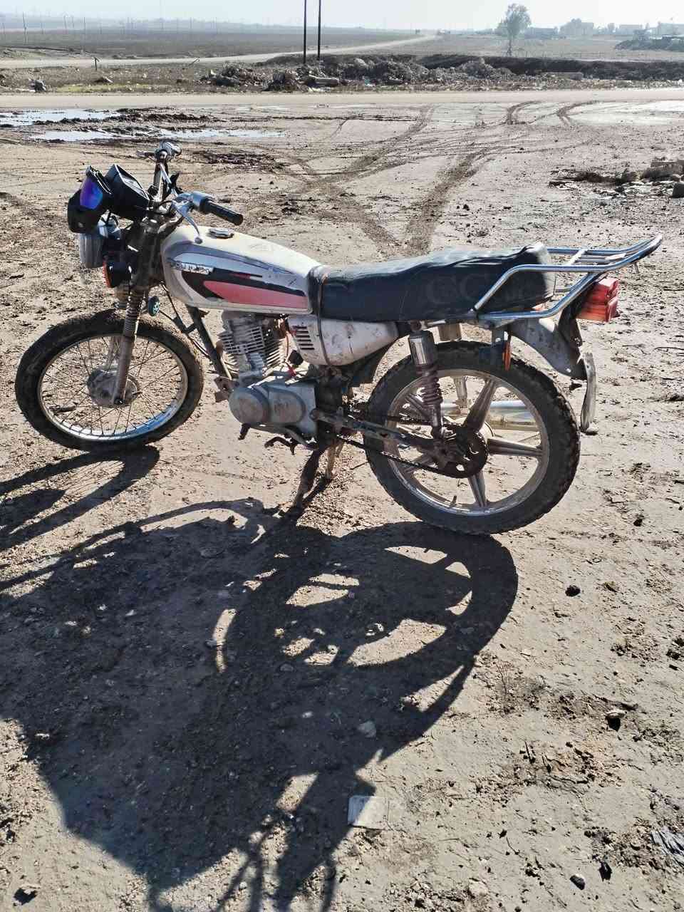 السلام عليكم ماطور تايكر للبيع موديل 18وايرمنيه كلها تشتغل تواير جدد سعر 200بي مجال  للستفسار تصال علا رقم ***********مكاني بل كسك مراوس يرهم
