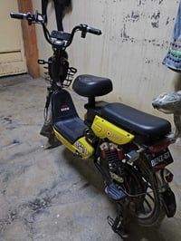 ماطور شحن للبيع خمس بطاريات جدد اي عيب مابي السعر 300 وبي مجال قليل ال...