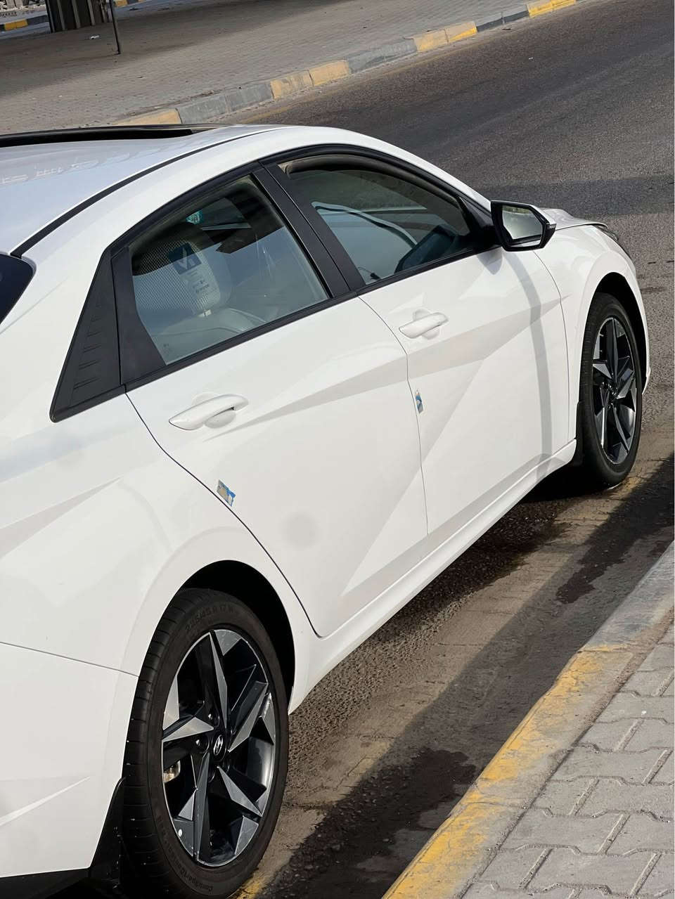 سلام عليكم ورحمة الله وبركاته 
انترا البيع مديل 2023محرك 1600كير ايتي مواصفاته نص فول سياره حداده جديده تخم تاير جديد جاهزه من كلشي غير المذكور بسونار بعد مابيه شي كفال سعر 153بيه مجال قليل تصل وانه خادم*********** البصرة, العراق
