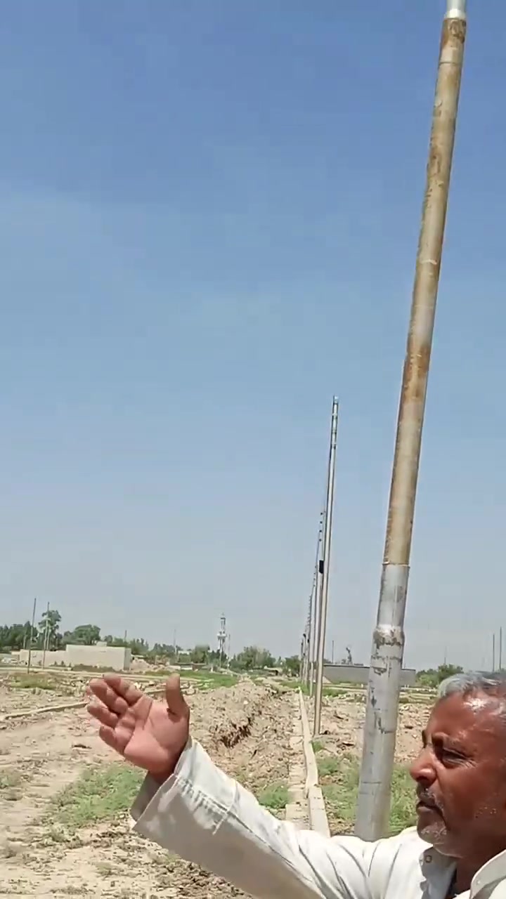 السلام عليكم ورحمه الله وبركاته عندي قطعه ارض بوب شام مساحه 100الواجه 5/نزال 20 منطقة كاوريه عل شارع تجاري فرعي الخدمات ماء كهرباء رصيف سحب انترنت كلشي جاهز إقرار محكمة سند 25 سعرهة 8مليون وبيه مجال الطيبين ***********يوجد واتساب
