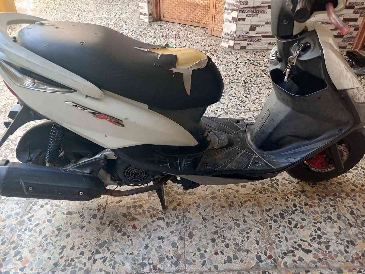 دراجه ثعلب ب 450 وبيها مجال العنوان مدينه الصدر قطاع 29 ***********2
