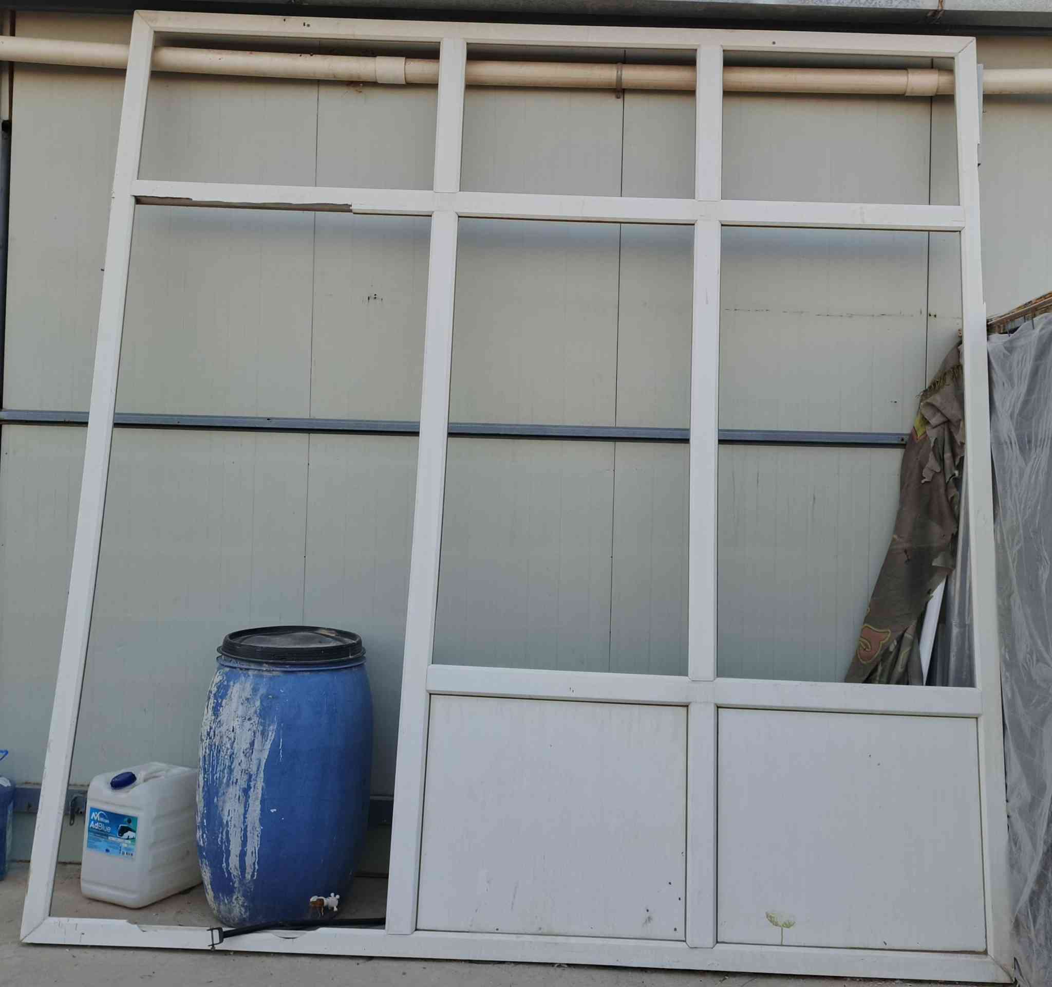 السلام عليكم
جام خانه عدد ٣ و بيبان  للبيع  المكان نجف قرب قريت الغدير  ***********  ، ***********
