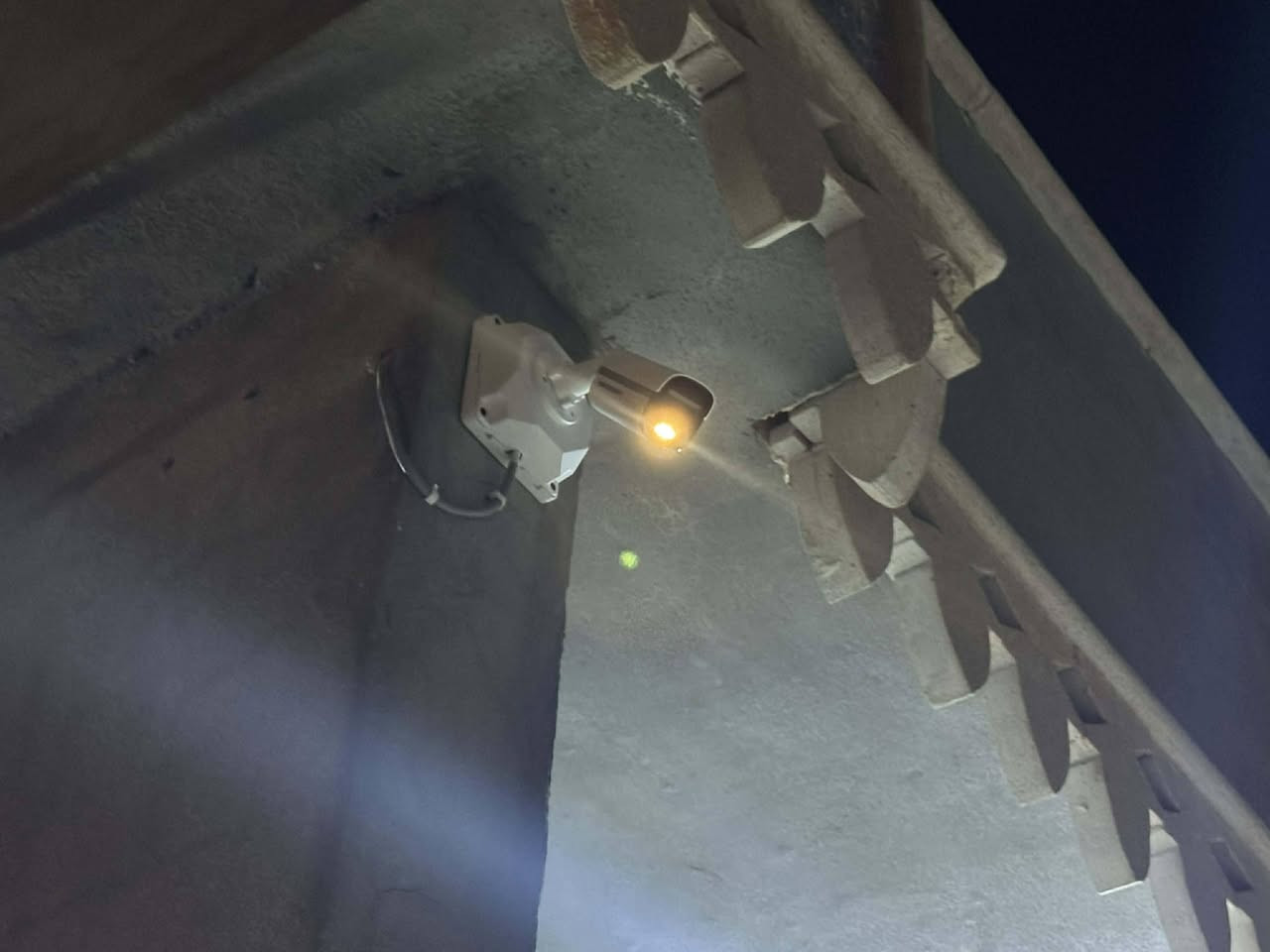 🔹تجهيز وتنصيب

🔹 كامرات سستم 4 (أربع كامرات وي جهاز تسجيل DVR)
🔹 كامرات متحركة واي فاي – تحكم كامل من الموبايل
🔹 كامرات شريحة (SIM) تشتغل على السيم كرت بدون نت أرضي

✅ تصوير واضح نهاري وليلي
✅ تسجيل مستمر وخزن على الهارد أو الميموري
✅ مشاهدة مباشرة من أي مكان
✅ أسعار مناسبة وكفالة على التنصيب

📍 العمل داخل الزوية والمناطق القريبة
📞 للاستفسار راسلنا عالخاص أو اتصل على الرقم:  ***********
