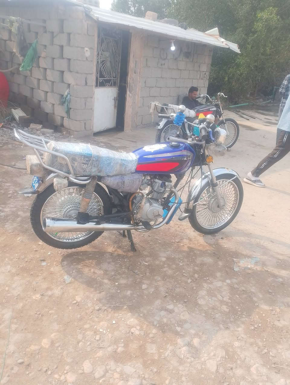 سلام عليكم شباب دراجه تايكر لبيع موديل 21وراق صولي دراجه نضيفه حيل سعره 475وبيه مجال لشراي العنوان بابل الشوملي رقم ***********
