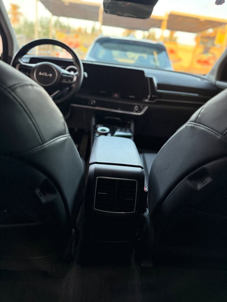 السلام عليكم
Kia sportage 2025 sx Prestige Hybrid large
مكينة ١٦٠٠ هايبرد 
ماشية ٨،٠٠٠ ميل 
بانوراما
كشن امامي ثنينهن كهرباء + تدفئة + تبريد 
رادار امامي خلفي جانبي 
حساس امامي خلفي 
اوتو بارك 
اوتو هولد 
قيادة ذاتية + تحديد مسار 
شاشة كبيرة
كير ماوس
وبعد بيهة هواي موصفات اعلى من x line 
تبديل قبغ جنطة فقط اصلي بدوون ايرباك حتة دعاميات بلادي بدون قطرة صبغ
رقم بغداد و مكانهة بغداد 
سعر ٢٤٠$  
***********
