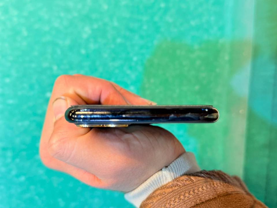 السلام عليكم ورحمة الله عندي 11 برو ماكس شرط شخط مايي  ذاكره 512 بس بطاريه مبدله اصليه فيس إيدي شغال بصمه الوجه  شرط شخط ما بي مايصرف شحن السعر 380 وبي مجال قليل  ويرهم مراوس شعندك نزل***********
