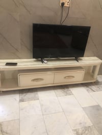 ميز بلازما • للبيع