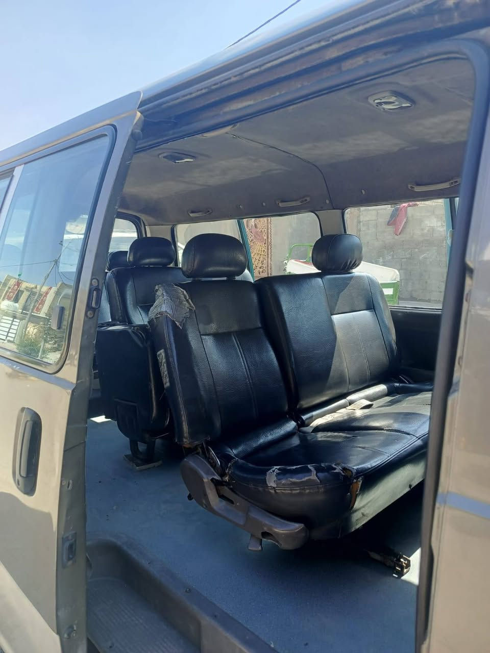 السلام عليكم للبيع بريجو موديل 2001 رقم كربلاء انكليزي سنويه2030سياره بلاديه كلهه ماعده الربع الي وره باب السلايت صبغ مكينه وكير واكسن كله جديدتخم تاير جديد الشراي يتصل مكاني صويره ***********
