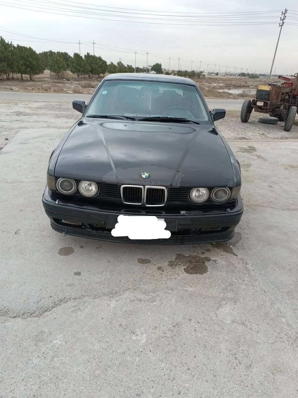 السلام عليكم بي ام دبليو موديل 1992اصل730 شادله مكينه 35قبل 3اشهر شديته وكير قبل 10ايام شديت تبريد شغال حداديه خلفي وامامي جديد سنويه بأسمي لل 2027 مكان  واسط الكوت قضاء الاحرار السعر 40 الاتصال ***********
