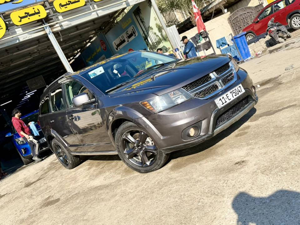 سلام عليكم بيع أو مراوس حسب قناعة     دوج جورني مديل 2019 محرك ٦ سلندر بصمه فول الفول عده الفتحه شاشه جبيره كشنات كهرباء داخل ملكي تخم تاير صدر خلفي امامي كله جديد بيها جاملغ امامي بنيد بيه رش قطعتين بدون دواخل بدون كلشي سياره احلة من صوره مكاني بغداد لستفسار عله ***********
