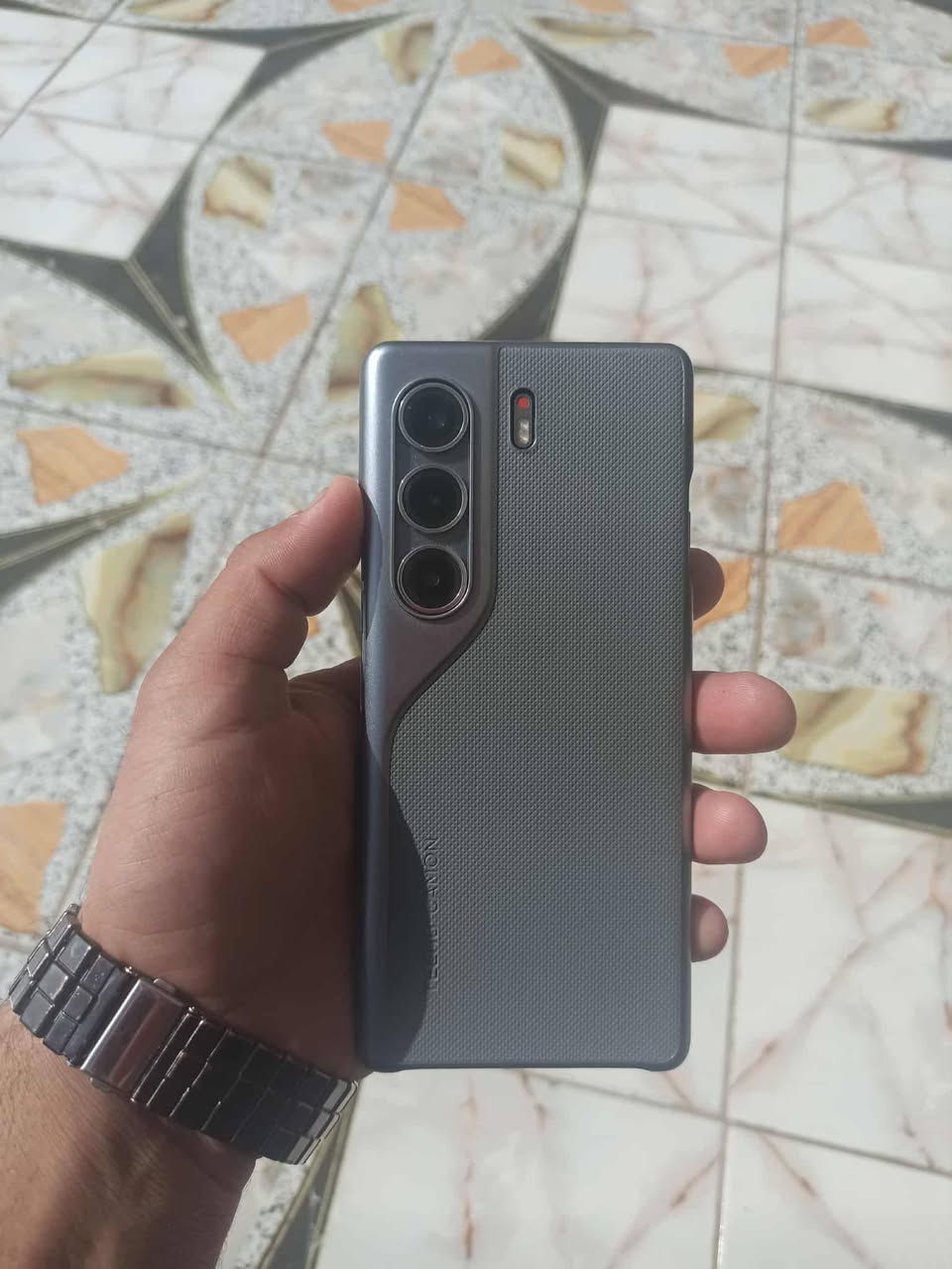 تكنو كامون 40 برو5 g
كامل ملحقات 
نضافه ١٠٠
ذاكره ٢٥٦ 
ملحقات كارتون وشاحنه وكفرات ثنين
للبيع او مراوس بايفون11برو ماكس
سعره٢٧٠ وبي مجال
مكاني محاويل
***********
