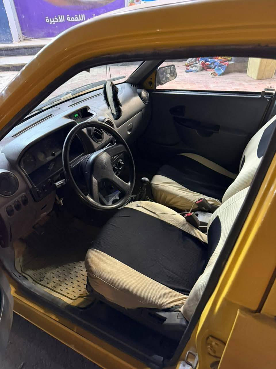 السلام عليكم سايبا١٥ صفراء رقم بغداد انكليزي هزة جديدة شهر الواحد مصفرة هيئة وغرامات  بحالة جيدة شواصي بلاديه الاتصال على الرقم ***********
